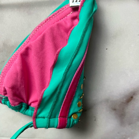 Surf side woman’s Bikini top - Picture 10 of 16